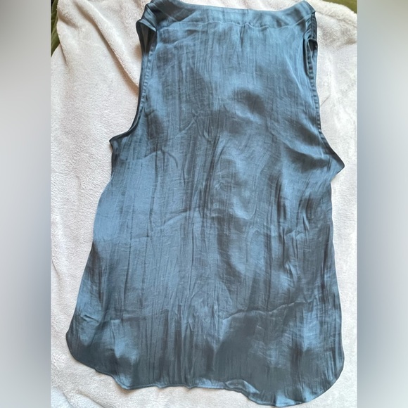 Banana Republic Satin V-Neck Tank - Picture 3 of 4